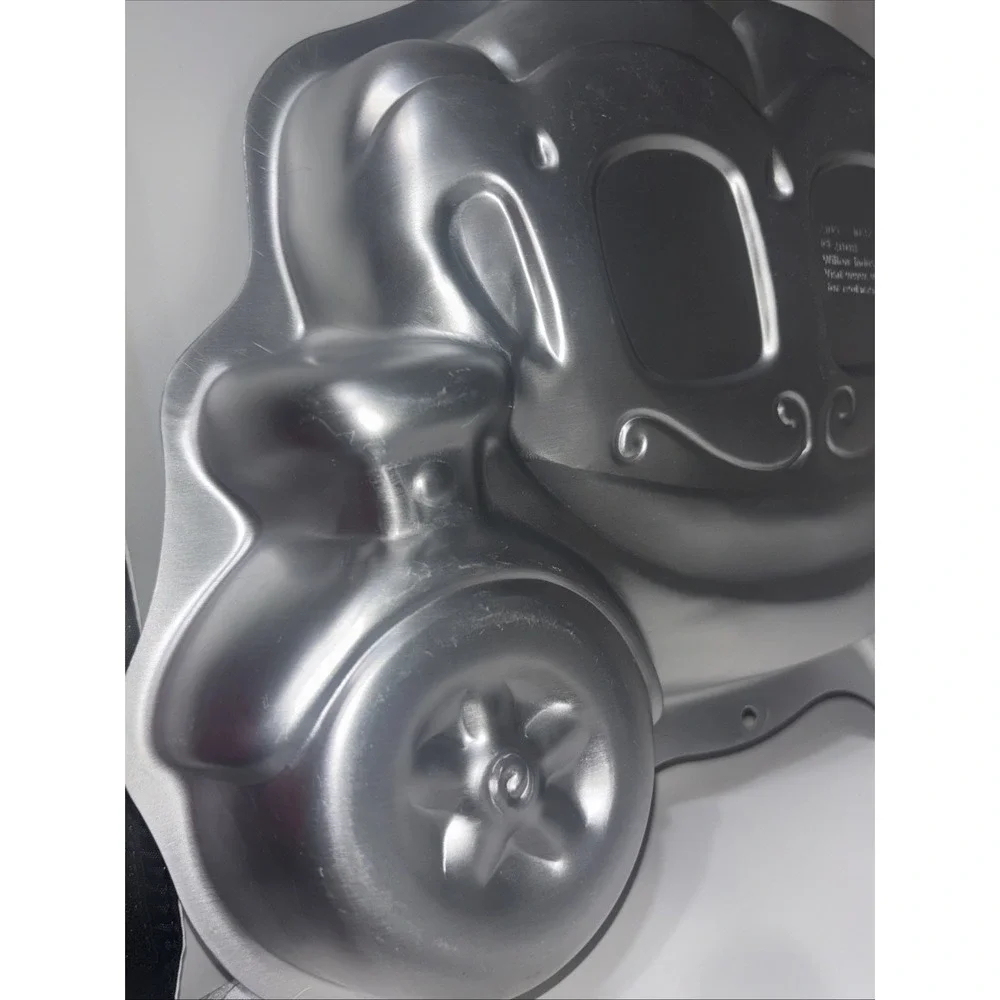 Wilton Princess Carriage Cake Pan 2105-1027 Retired Aluminum New